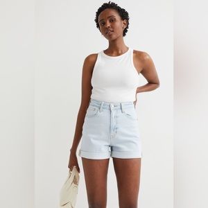👖 Cute H&M High-Waisted Mom Jean Shorts | Size 4 | Barely Worn!